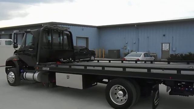 2015 IH 4300 with 21ft Century LCG Steel Bed смотреть онлайн