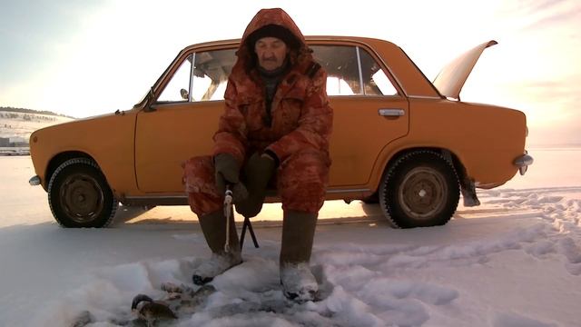 Ловим окуня даже в не клевый день. смотреть онлайн