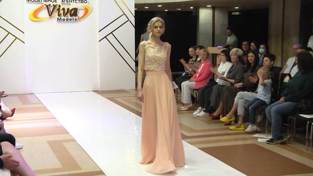 6 Показ вечерних платьев от салона IZUMI смотреть онлайн