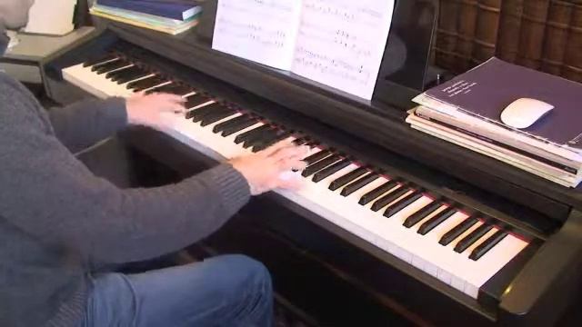 Somebody Loves Me смотреть онлайн