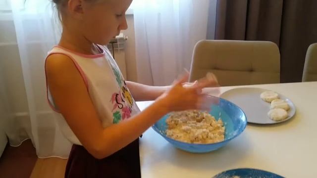 Сырники с вишней? смотреть онлайн