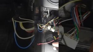 Нива шевроле. Выключение магнитолы при выключении зажигания  Контакт ACC