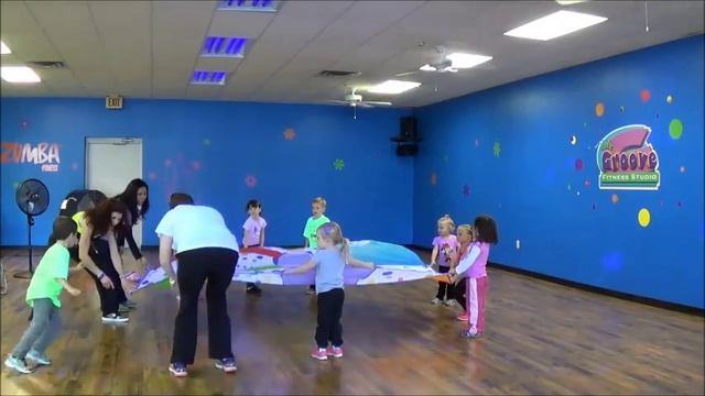 Zumba Kids Jr parachute game смотреть онлайн