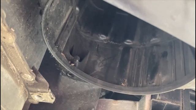 Alfa Romeo Giulietta Pt 1 MAF Sensor Clean PCV Oil Leak Problem смотреть онлайн