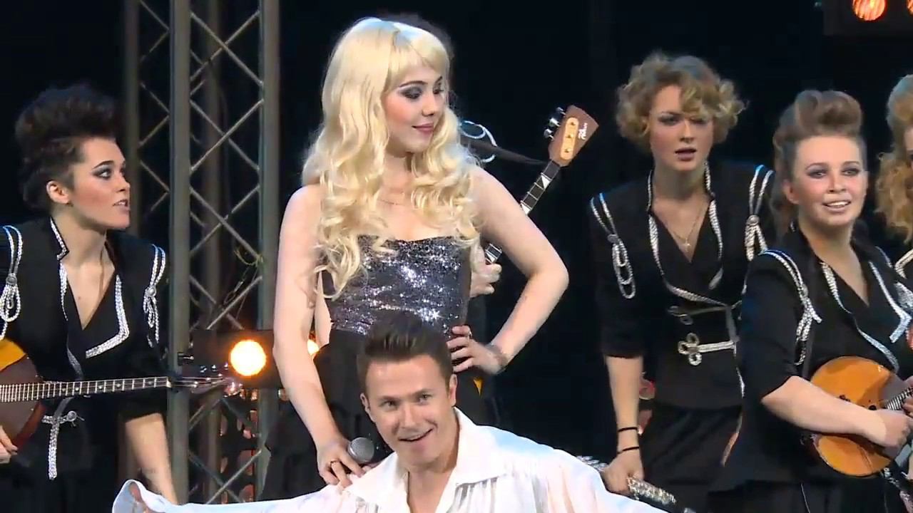 Russian Maroon 5 - Moves Like Jagger смотреть онлайн