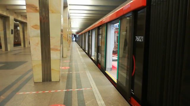 Две Москвы на КРЛ Медведково смотреть онлайн