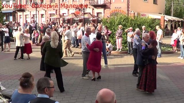 Шикарный танец на улице! смотреть онлайн