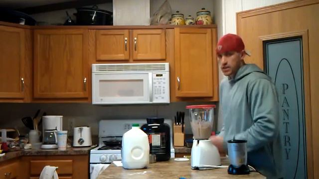 How To Make a Homemade Mass Gainer Shake смотреть онлайн