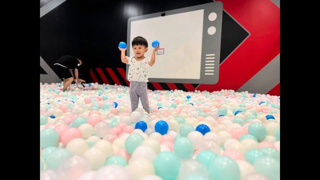 Indoor Kids Playground in Seoul смотреть онлайн