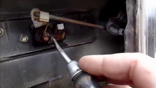 Простой ремонт задней двери автомобиля смазкой в гаражных условиях Дачный мастер на все руки смотреть онлайн