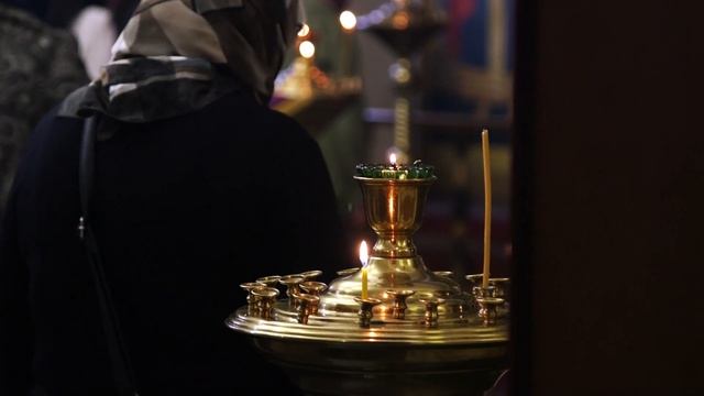 Служба пройдет, как обычно. Прихожане готовятся отметить Пасху смотреть онлайн