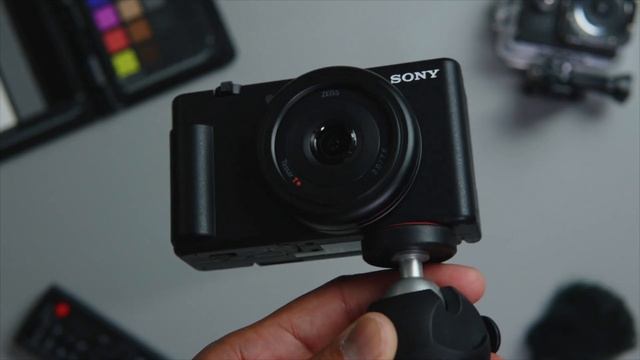 Sony ZV-1F: The BEST Vlogging Camera for Beginners? смотреть онлайн