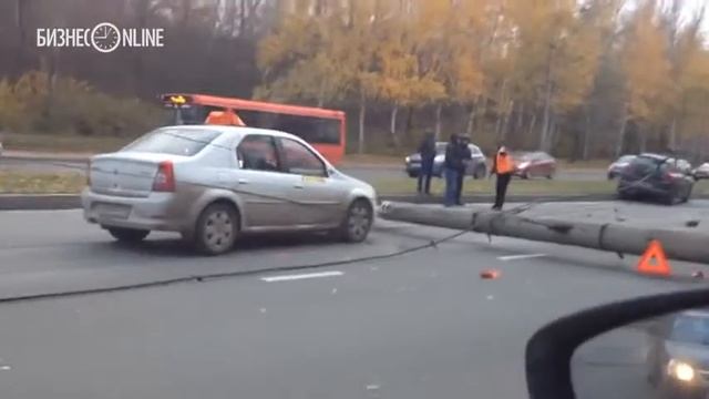 В Танковом овраге Казани опрокинулся дорожный столб смотреть онлайн
