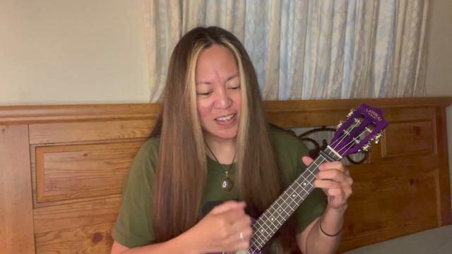 "Holiday" Green Day ukulele cover for FREESTYLE FRIDAY and Ella's Birthday! смотреть онлайн
