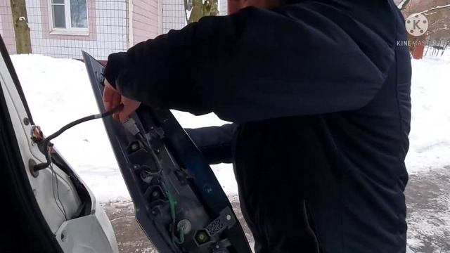 Замена ламп в поворотниках TOYOTA VOXY смотреть онлайн