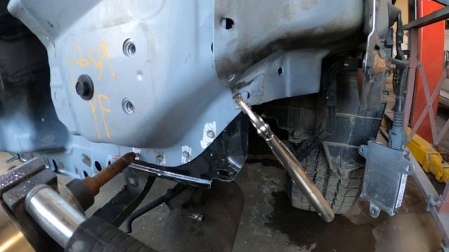 Toyota RAV4 Rear-End Collision Repair: From Start to Finish смотреть онлайн