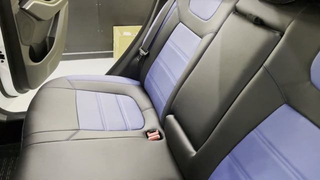 Чехлы на сидения JAC JS 4 - Синие вставки, синяя строчка смотреть онлайн