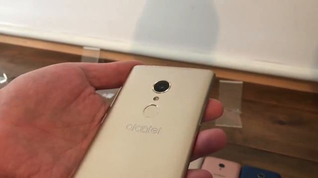 Самый тонкий смартфон - Alcatel 5 MWC 2018 смотреть онлайн