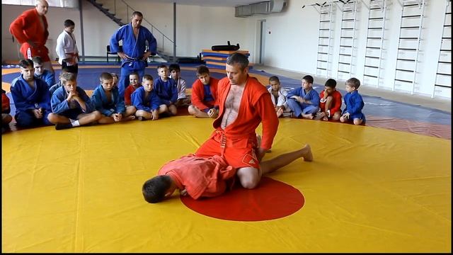 Перевороты в партере от Игоря Куринного. Ground work Rotations by Igor Kurinnoy смотреть онлайн