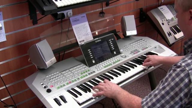 Yamaha Tyros 2 Blues Rock смотреть онлайн