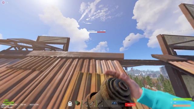 Фармеры хранили лут на крыше и я всё украл в Раст Rust смотреть онлайн