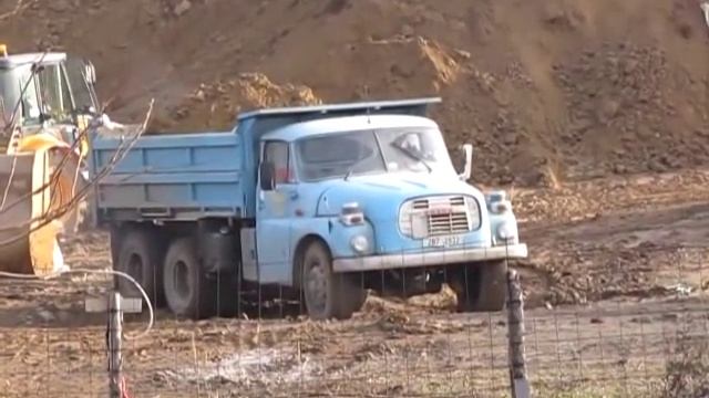 Tatra 148 S3 and Tatra 815 S1 смотреть онлайн