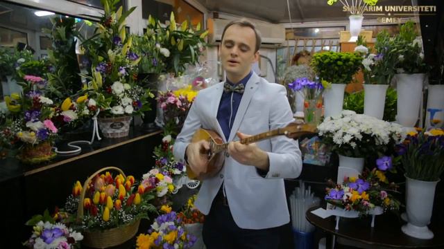 Известный артист, наш студент, Андрей Фендриков поздравляет с 8 марта! смотреть онлайн