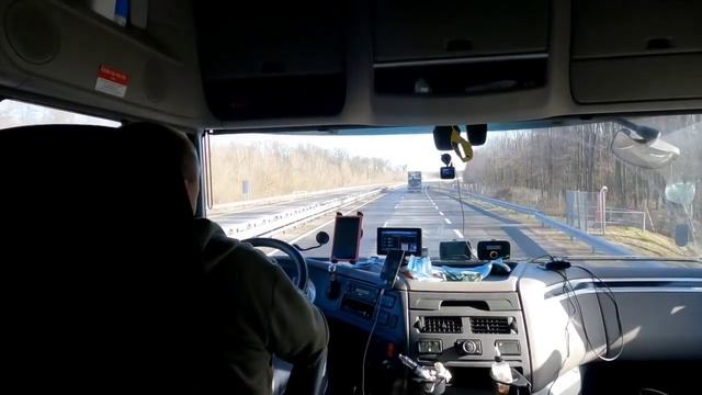 Роботы на загрузке. Оплата дорог в Словении. Еду в Венгрию. Свели на весы. смотреть онлайн