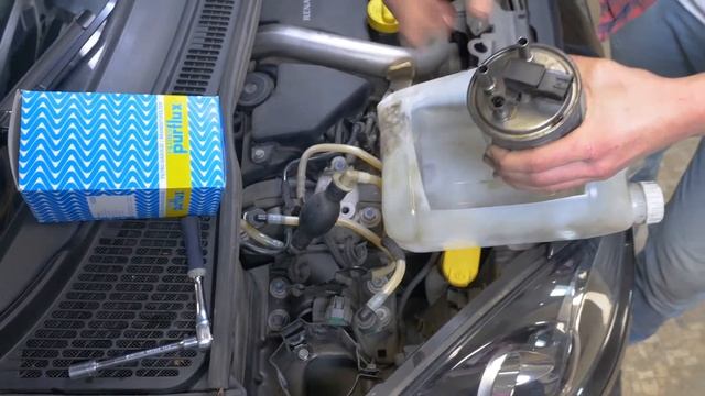 How to replace the diesel fuel filter TWINGO 2 1.5 DCI ⛽ смотреть онлайн