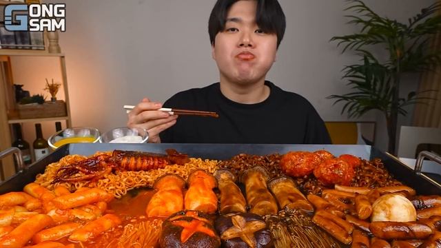 ASMR MUKBANG 직접 만든 버섯 떡볶이 불닭볶음면 짜파게티 양념 치킨먹방! & 레시피 FIRE NOODLES AND Tteokbokki EATING SOUND! смотреть онлайн