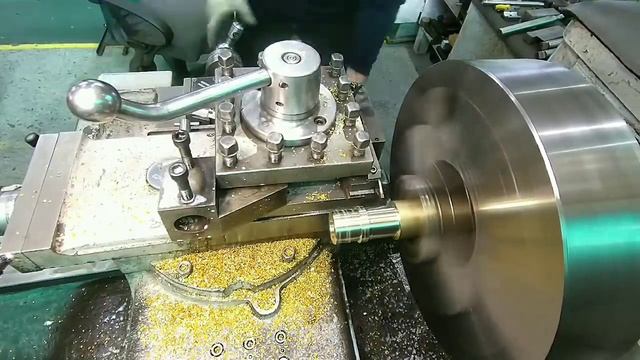 Маточная гайка на станок TOS SUI-32. machining a part on a lathe смотреть онлайн