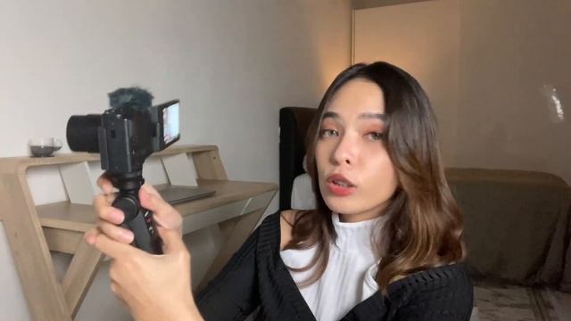 Sony ZV-1 unboxing (+ vlogging kit!) ✿ | beginner & travel friendly - content creator camera смотреть онлайн