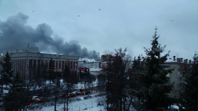 Пожар в Чебоксарах, горит "Ярмарка" 24.11.15 смотреть онлайн