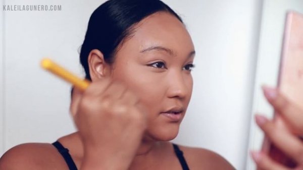 Juno & Co Micro Fiber Makeup Sponge that uses less foundation? We try it now!