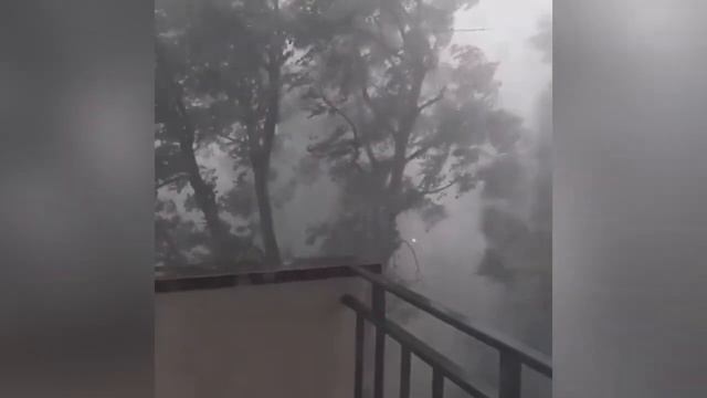 Huge hurricane covers the entire country! Storm in Krakow, Poland смотреть онлайн