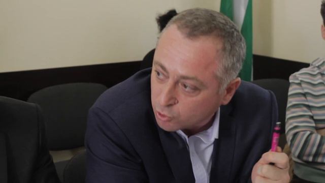 Бадра Гунба:"Я не раз заявлял, что являюсь сторонником принятия антикоррупционного закона" смотреть онлайн