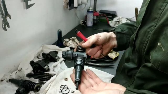 Пассат Б6 1.9 TDI(BLS),замена форсунки,регулировка.VW Passat B6 replacement of a nozzle,adjustment. смотреть онлайн
