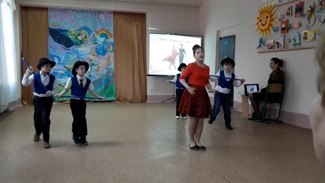 Жестовая песня - Хэй-на-на-на (Настя) 8 марта 2018 смотреть онлайн
