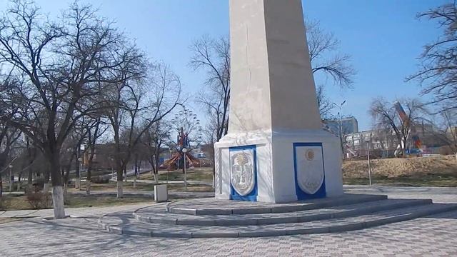 Актау | Парк у городского акимата | по периметру к аттракционам смотреть онлайн