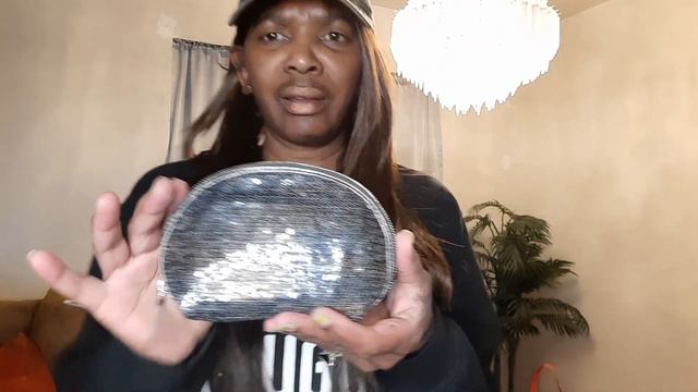 Thrifted a Patricia Nash clutch for $1..and MK camel color bag w/zipper. смотреть онлайн