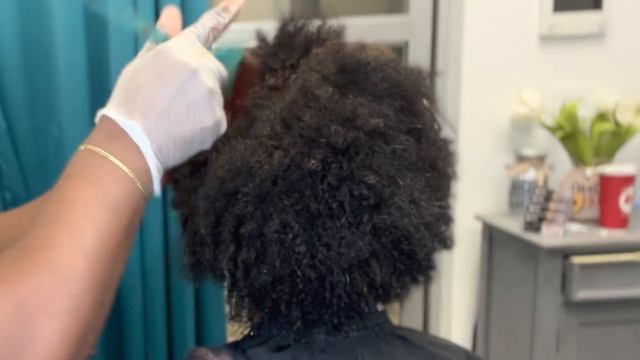 Big chop after 30 years of relaxing her hair | transitioning to natural смотреть онлайн
