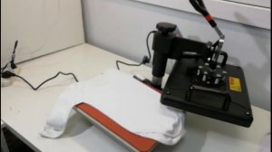 Термотрансфер: как перенести рисунок на одежду? Обзор плоско-поворотного термопресса.