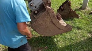 Эо ЮМЗ БЫСТРО СЪЁМ МЕНЯЮ КОВШИ