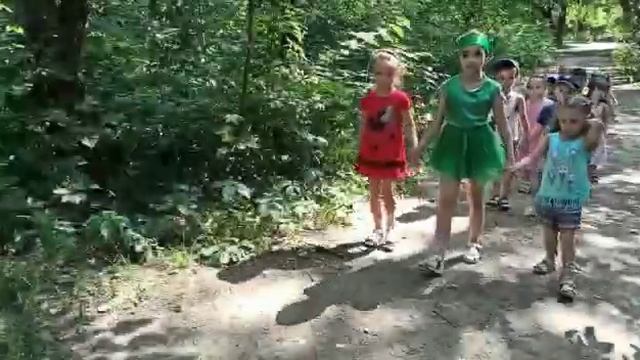 Летнее развлечение "В гости к лесным зверям" (2021) смотреть онлайн