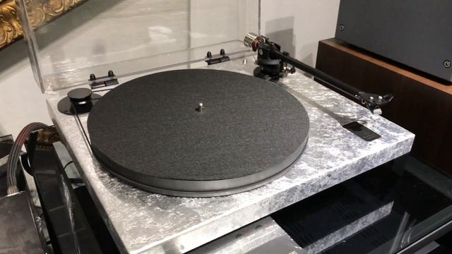 Проигрыватели виниловых пластинок живьём в “Зенит Hi-Fi”. смотреть онлайн