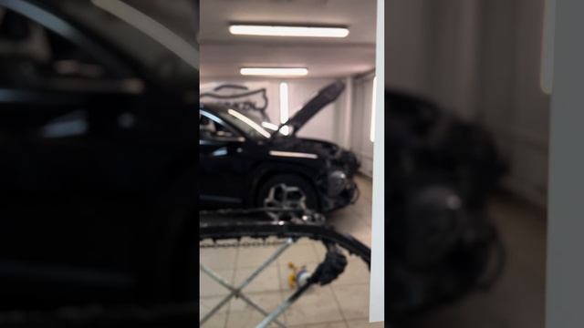 Geely Tugella - забронировали полиуретановой плёнкой переднюю часть и все зоны риска повреждения смотреть онлайн