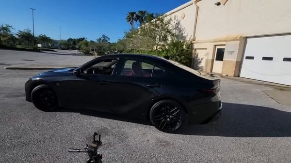 Новая машина в США Lexus IS 500