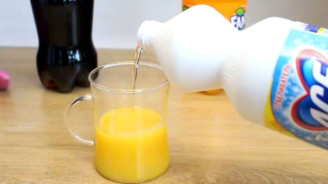 ХЛОРКА + КОЛА = ЧТО БУДЕТ?