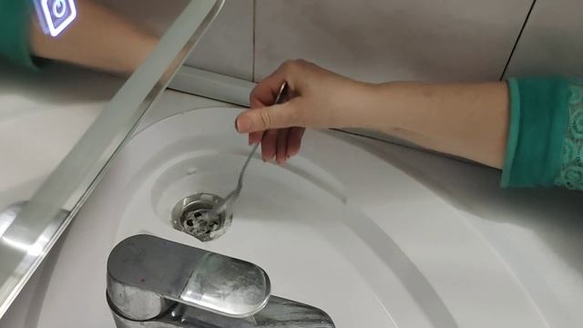 Лайфхак.Как прочистить трубы в ванной народным средством смотреть онлайн