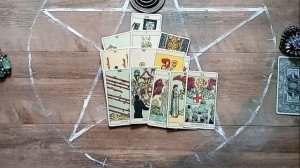 Кто думает обо мне сегодня, что и почему  Расклад таро Гадание онлайн